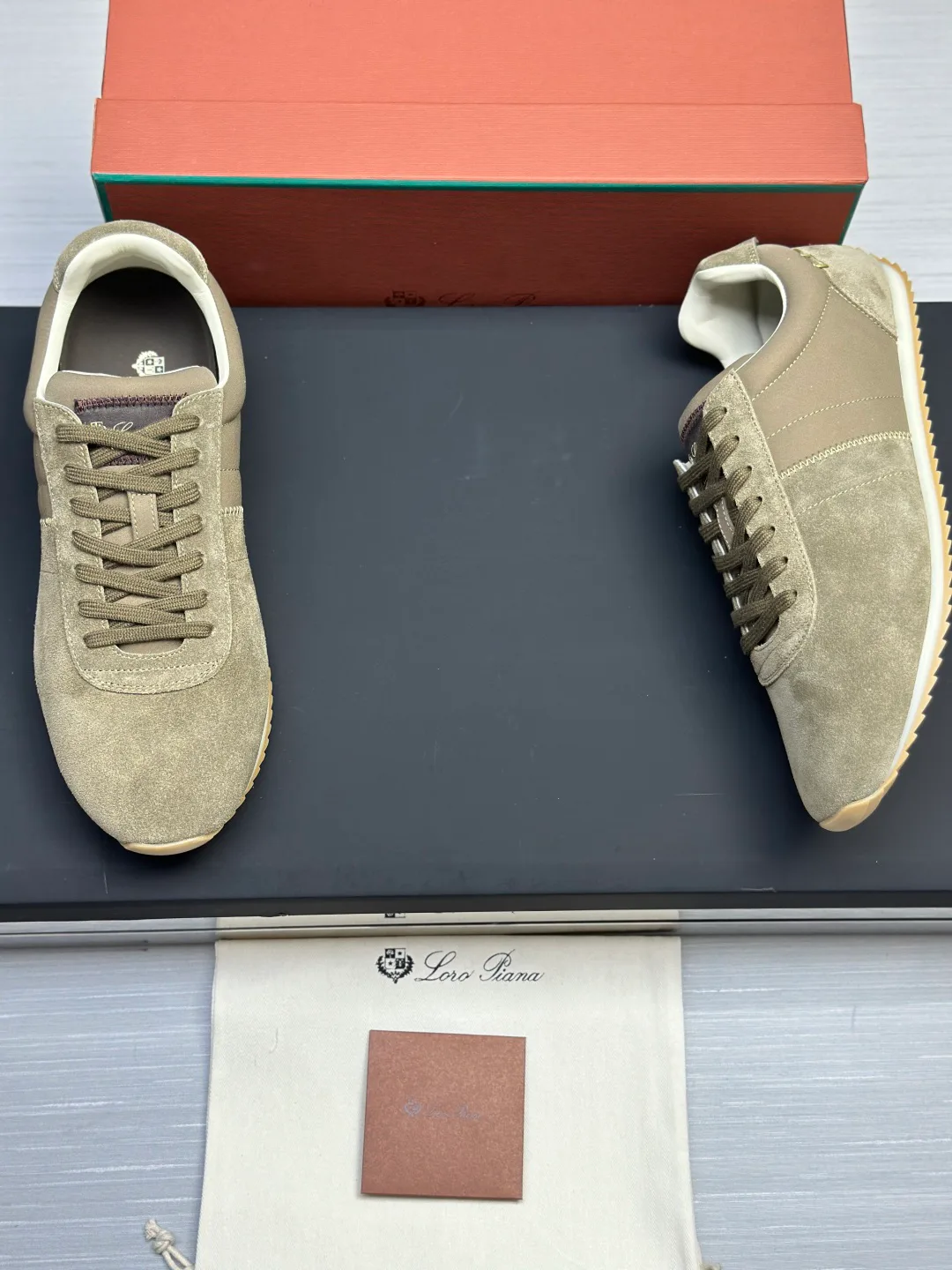 Кроссовки Женские Loro Piana 17505884