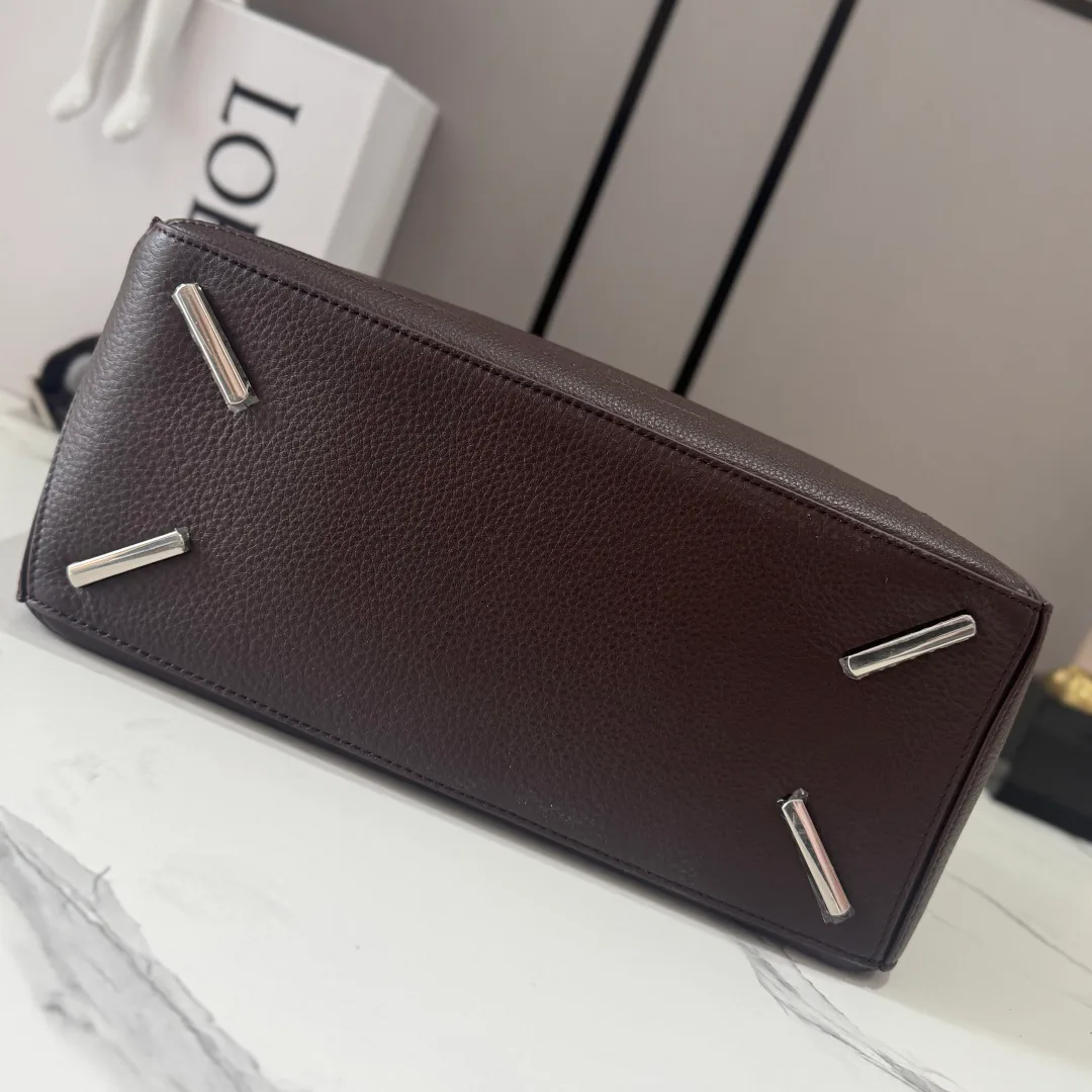 Классические Сумки Женские Loewe 18030339