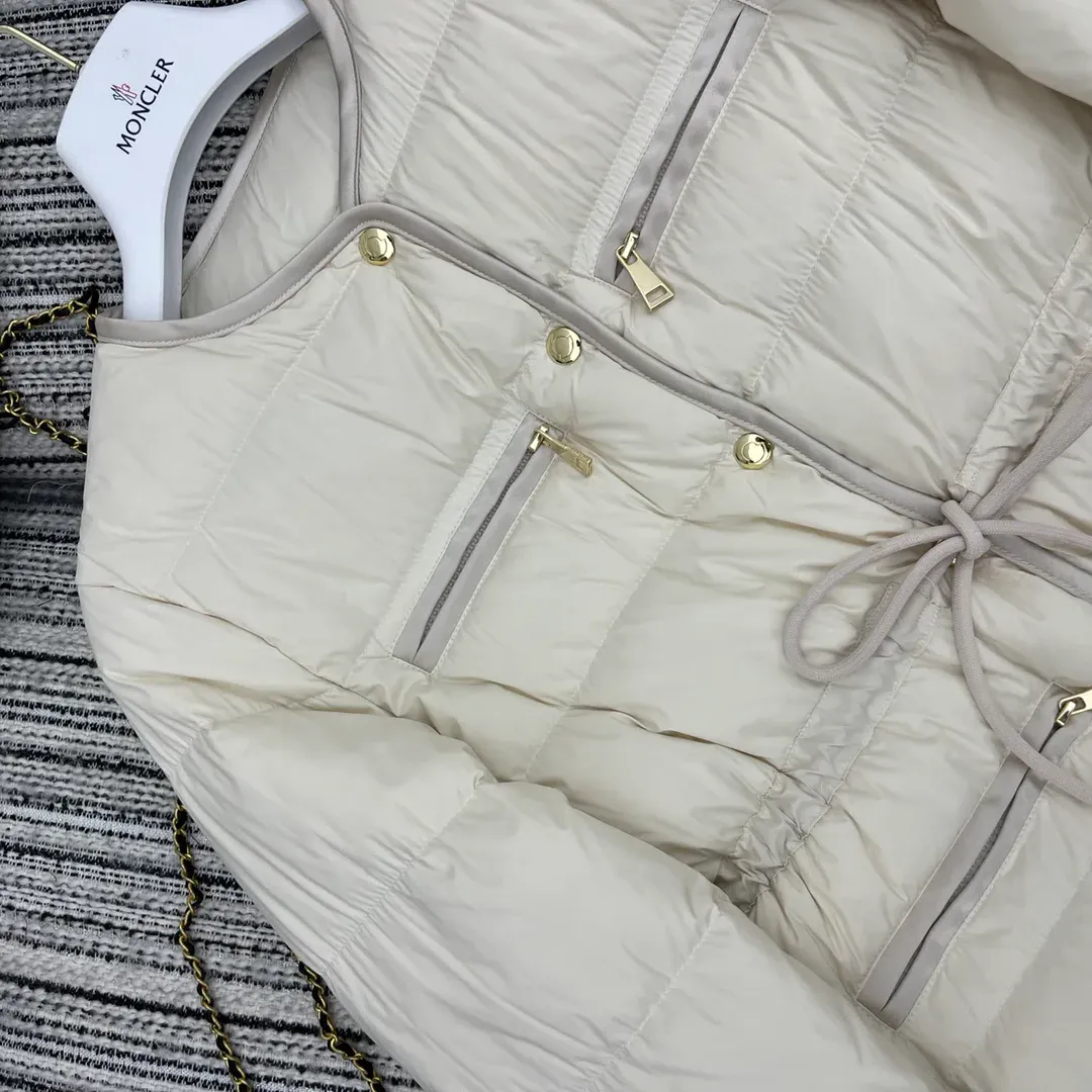 Куртки И Пуховики Женские Moncler 3731