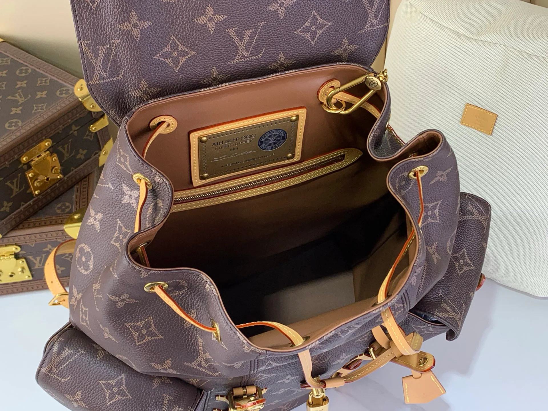 Классические Сумки Женские Louis Vuitton 12623277