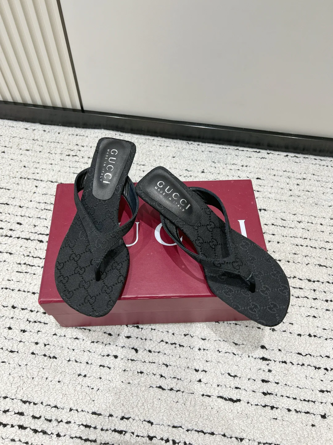 Шлепанцы Женские Gucci 17637839