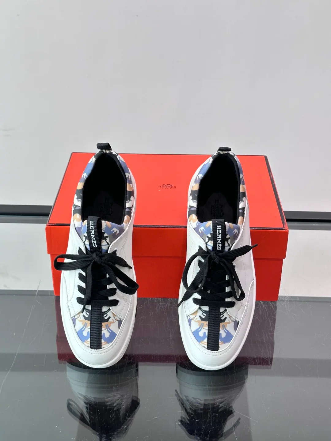 Кроссовки Женские Hermes 17649858