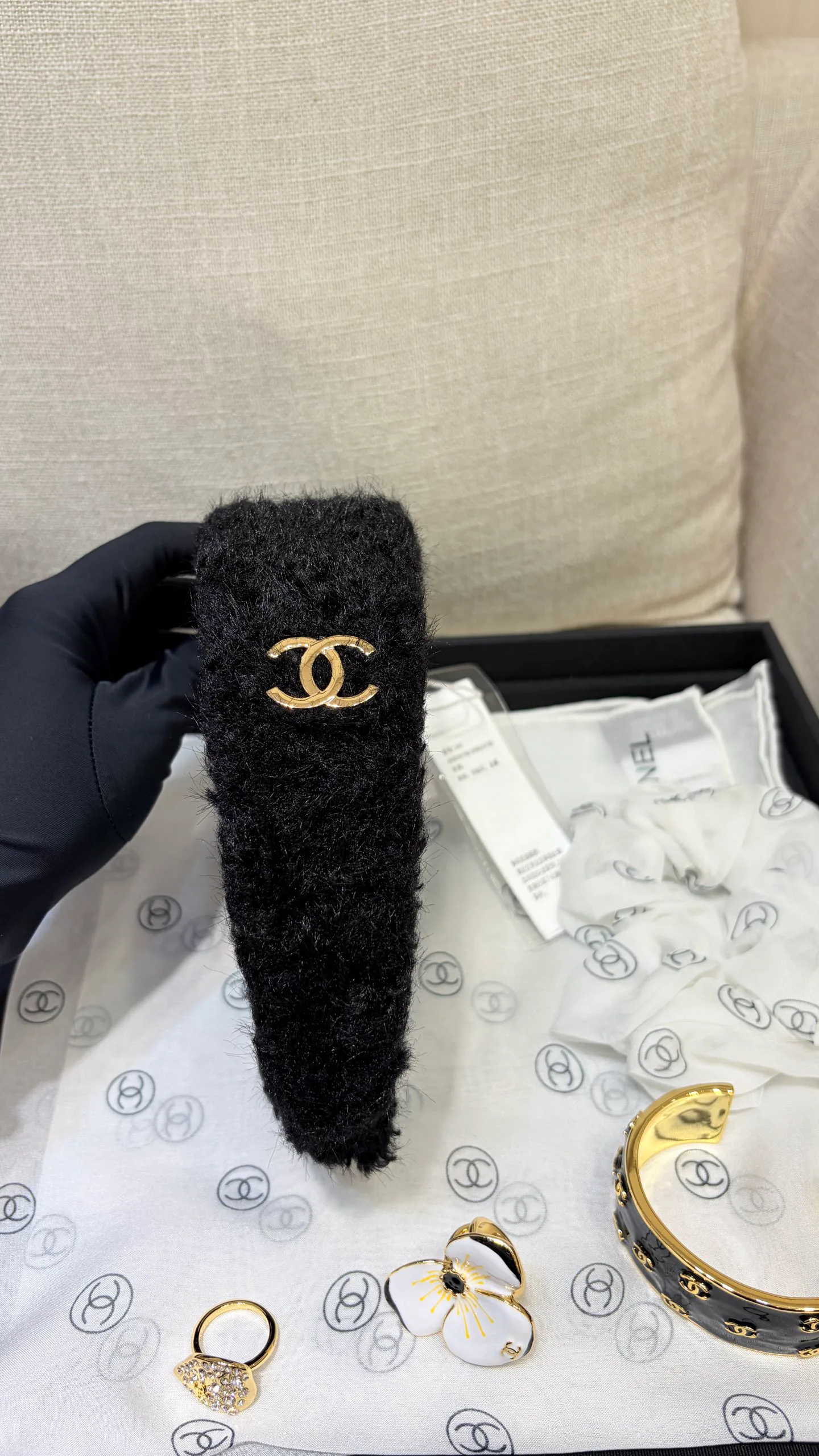 Головные Уборы Chanel 18454087