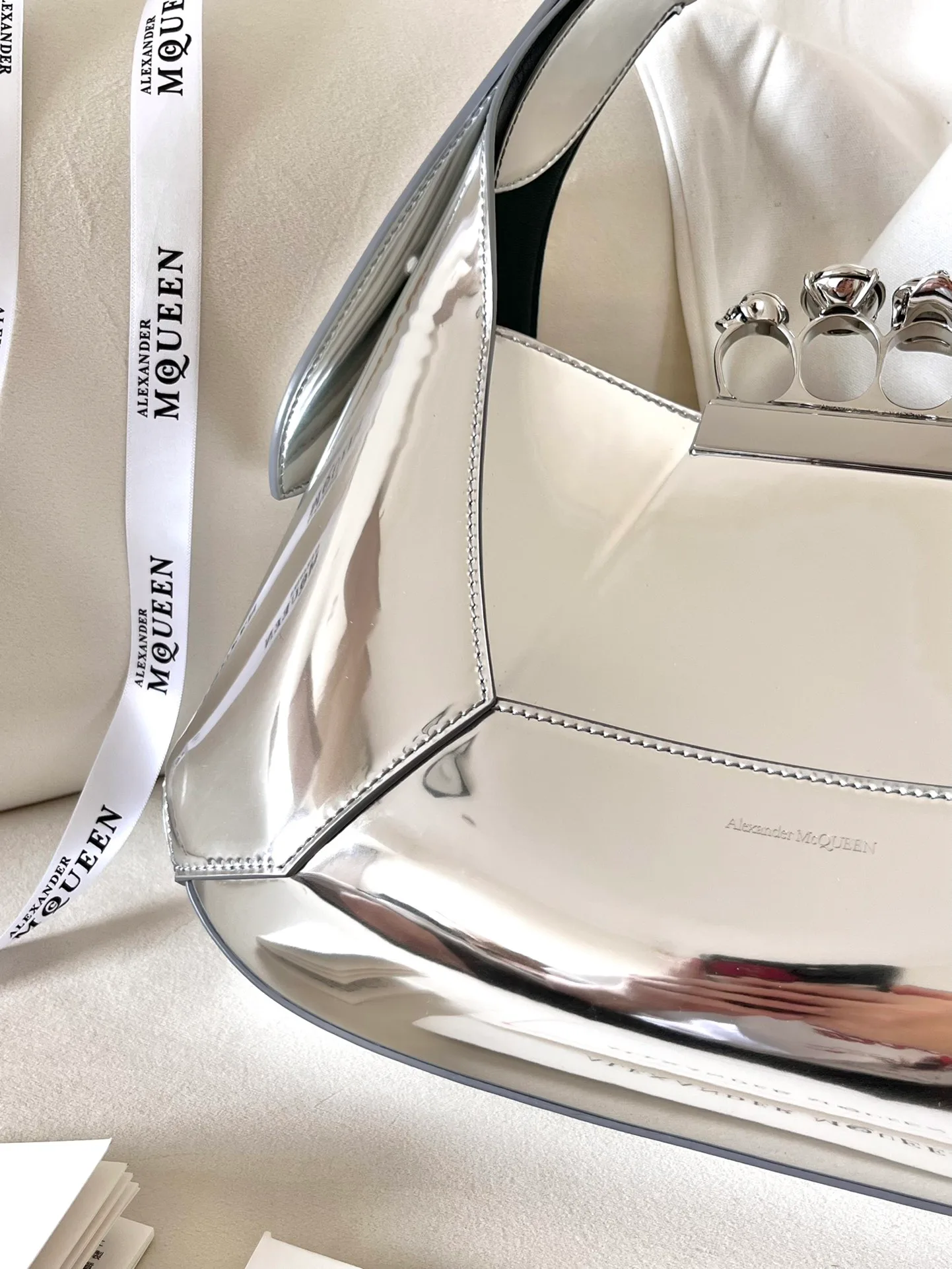 Сумки На Ремне Женские Alexander Mcqueen 11472536
