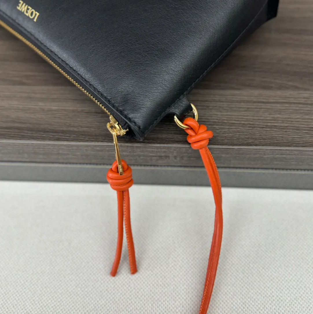 Клатчи Женские Loewe 18116459