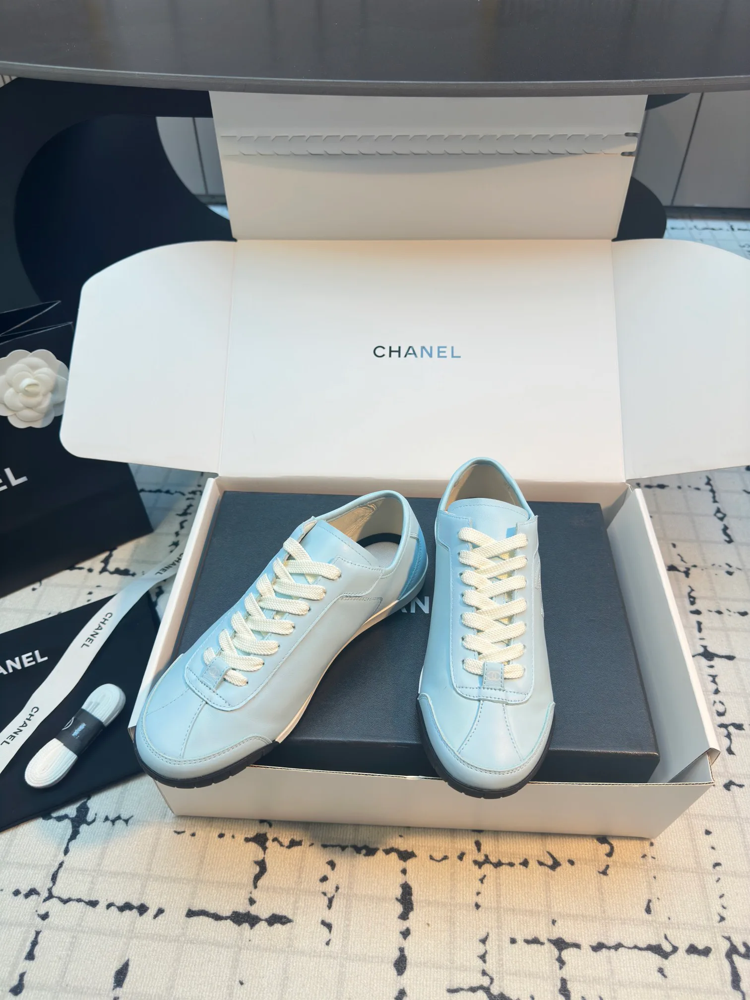 Кроссовки Женские Chanel 10468571