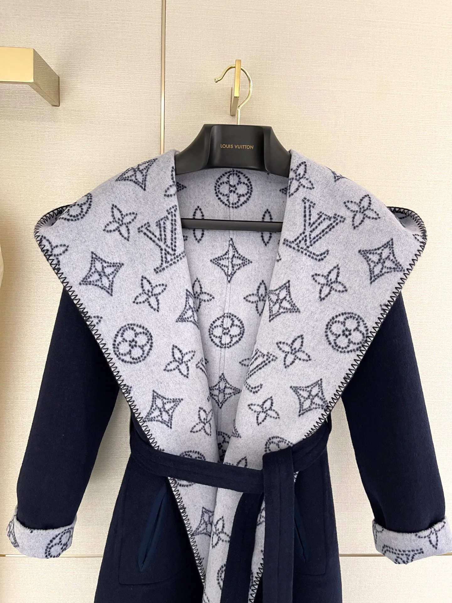 Пальто Женские Louis Vuitton 226410