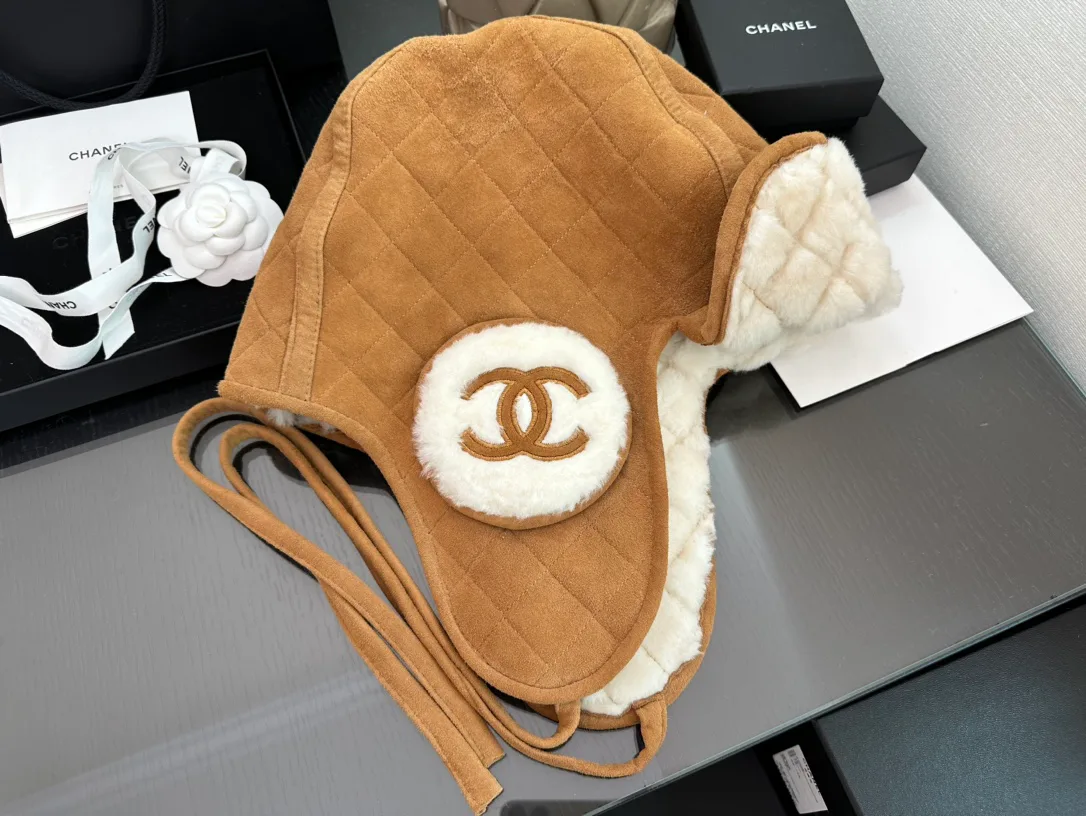 Головные Уборы Chanel 18347658