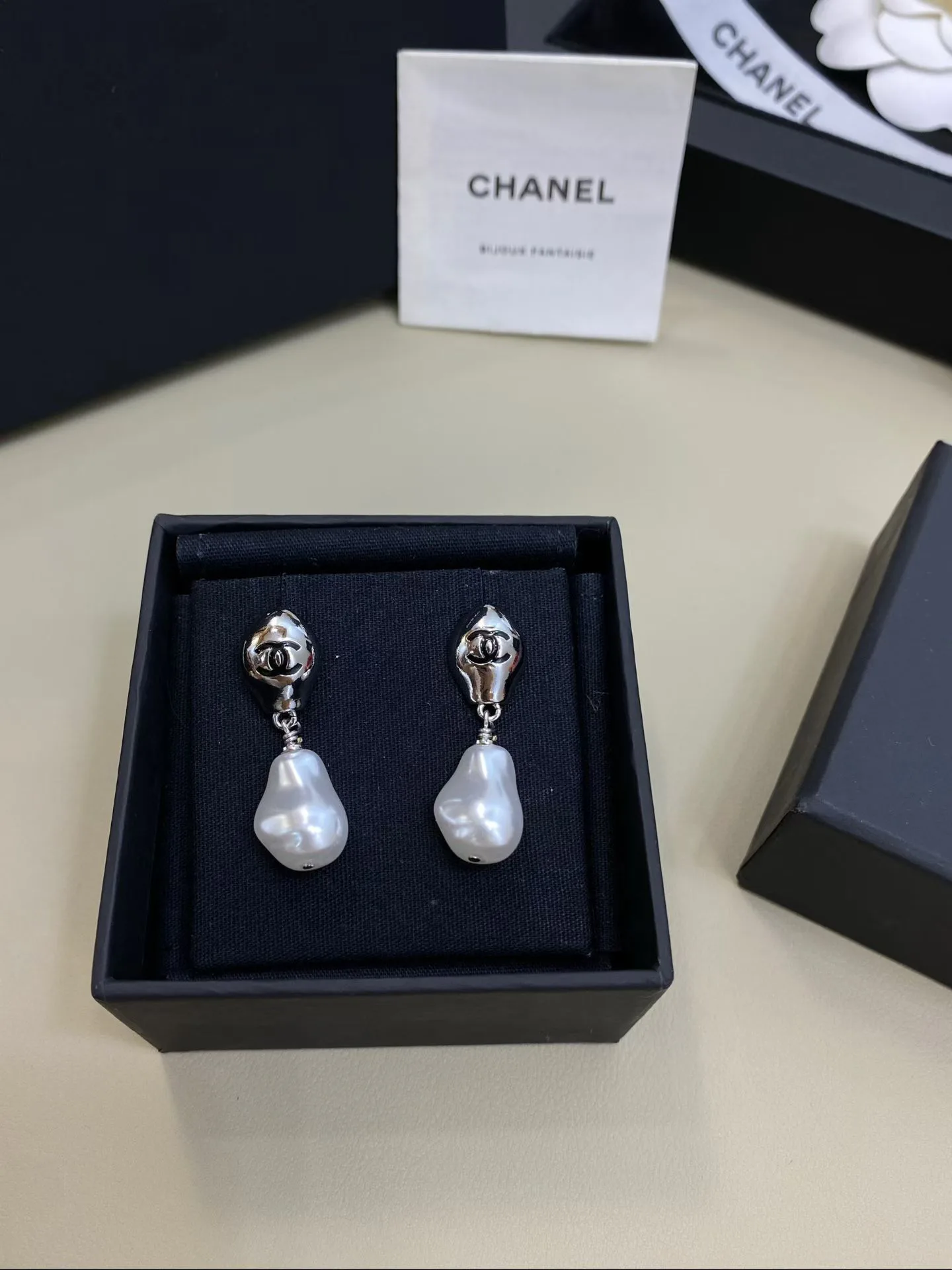 Бижутерия Chanel 17857359