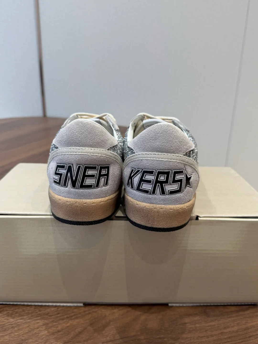 Кроссовки Женские Golden Goose 18357251