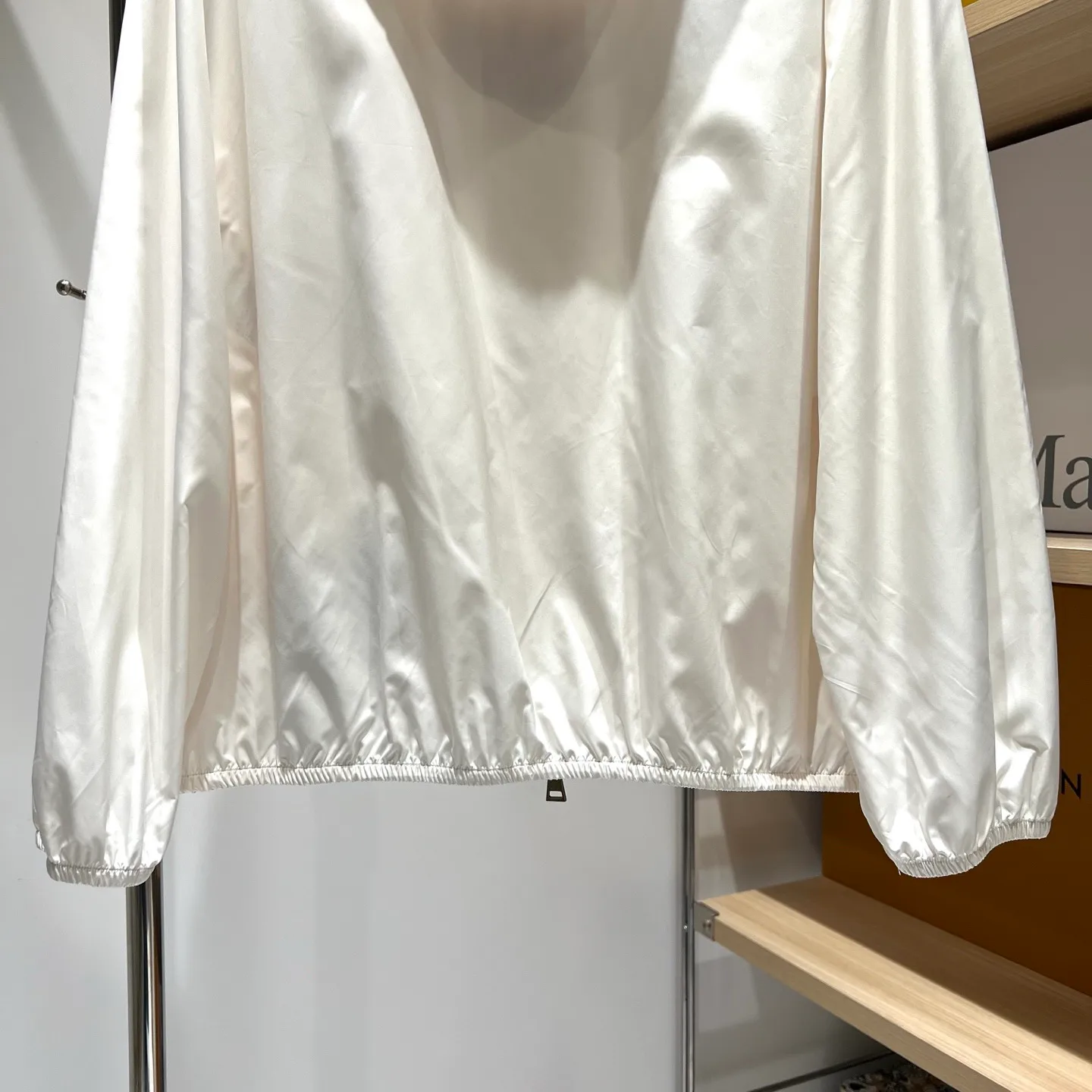 Куртки И Пуховики Женские Moncler 12778575