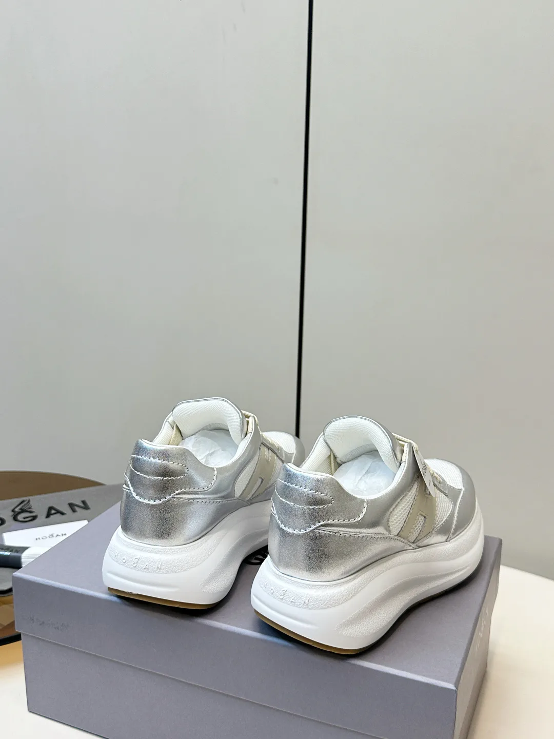 Кроссовки Женские Hogan 12835312