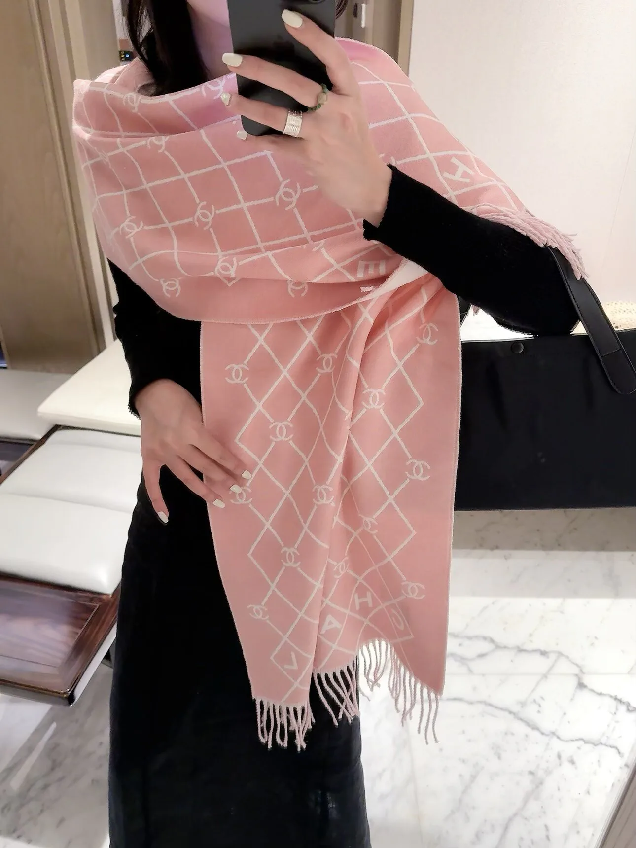 Шарфы Chanel 18377548