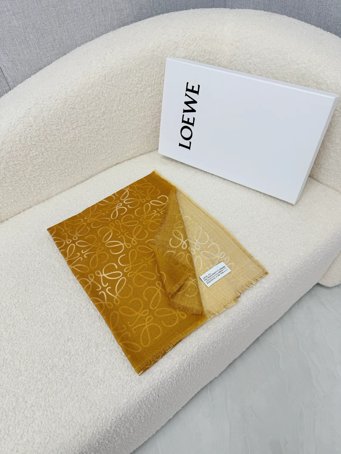 Шарфы Loewe 18322310