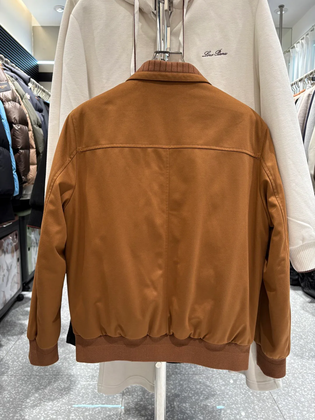 Куртки И Пуховики Мужские Kiton 1639319