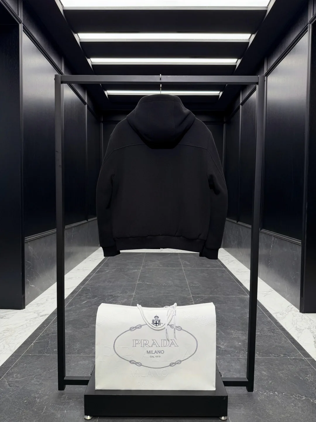 Куртки И Пуховики Мужские Prada 18237543