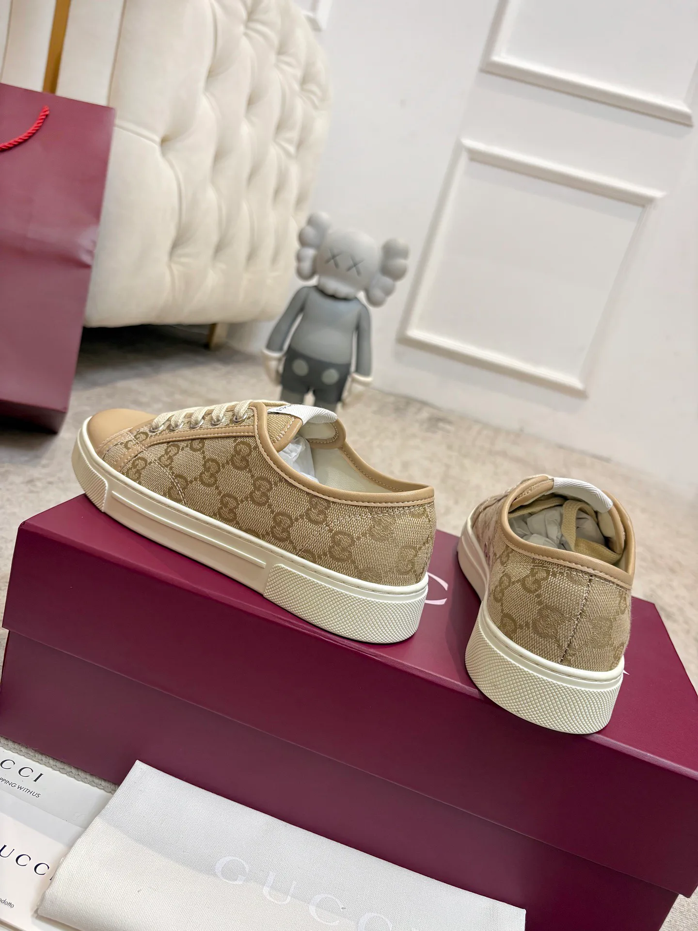 Кроссовки Женские Gucci 18901594