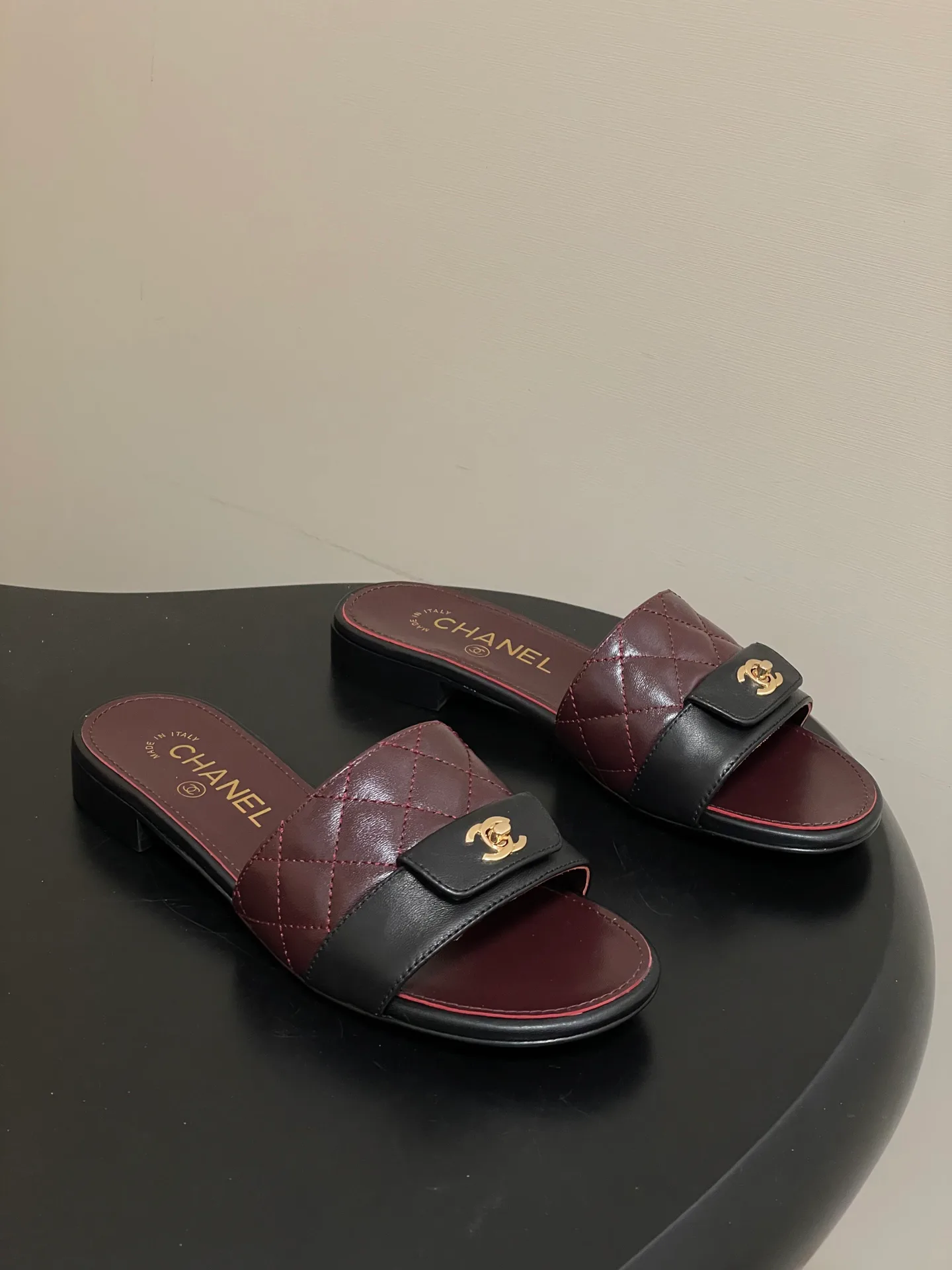 Шлепанцы Женские Chanel 10993944