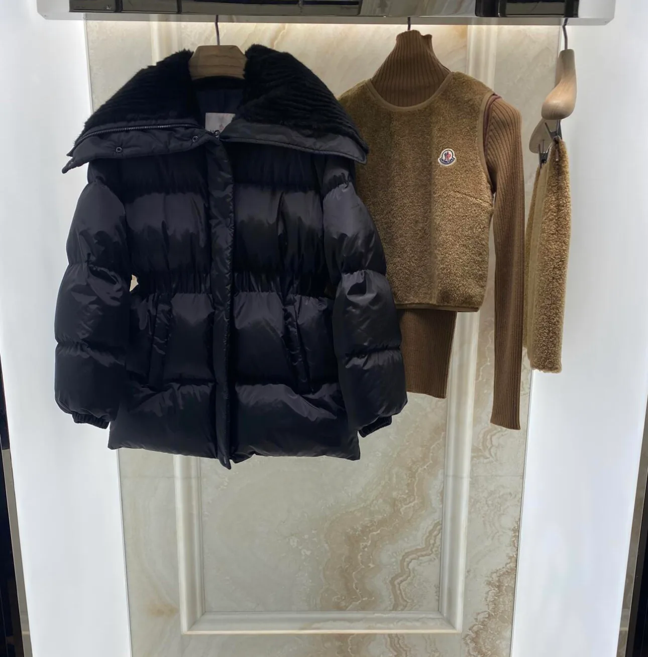 Куртки И Пуховики Женские Moncler 18606712