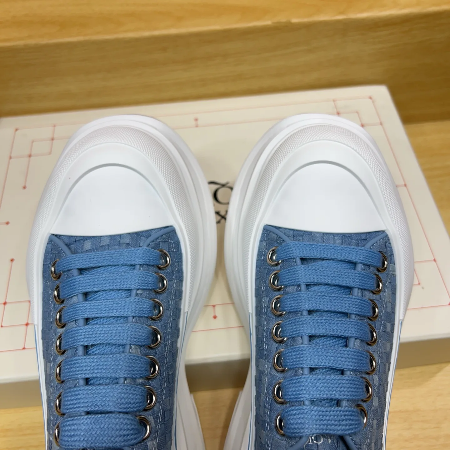 Кроссовки Женские Alexander Mcqueen 17545170