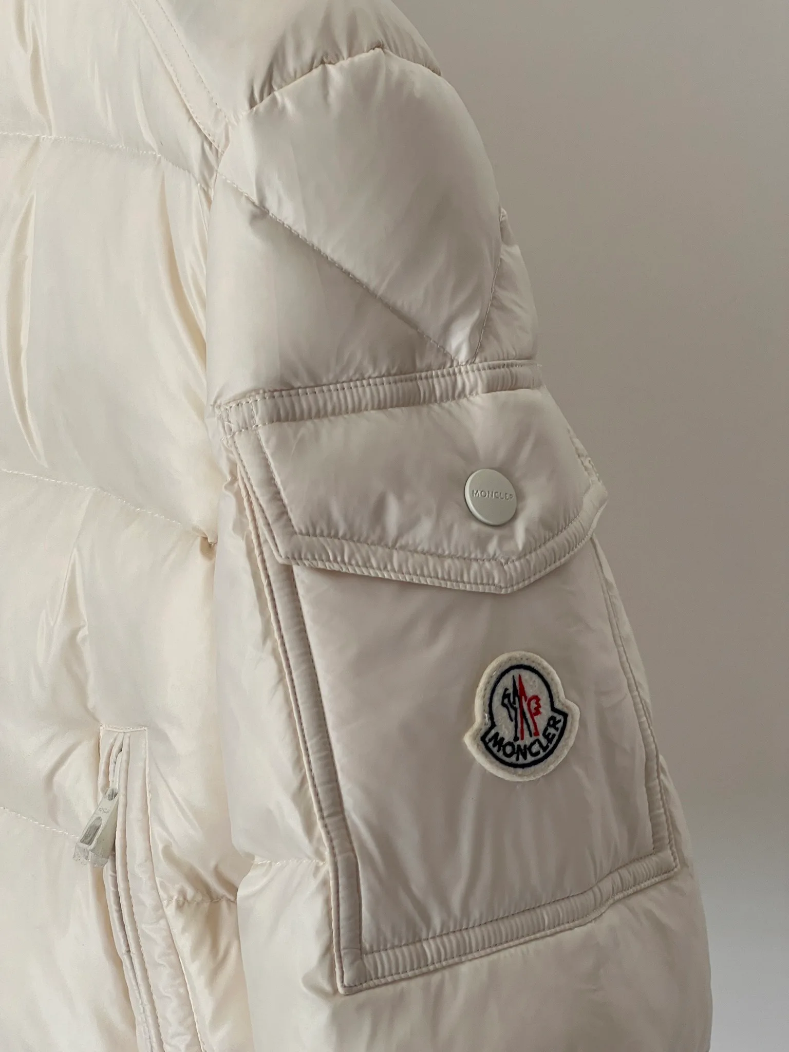 Куртки И Пуховики Женские Moncler 18416137