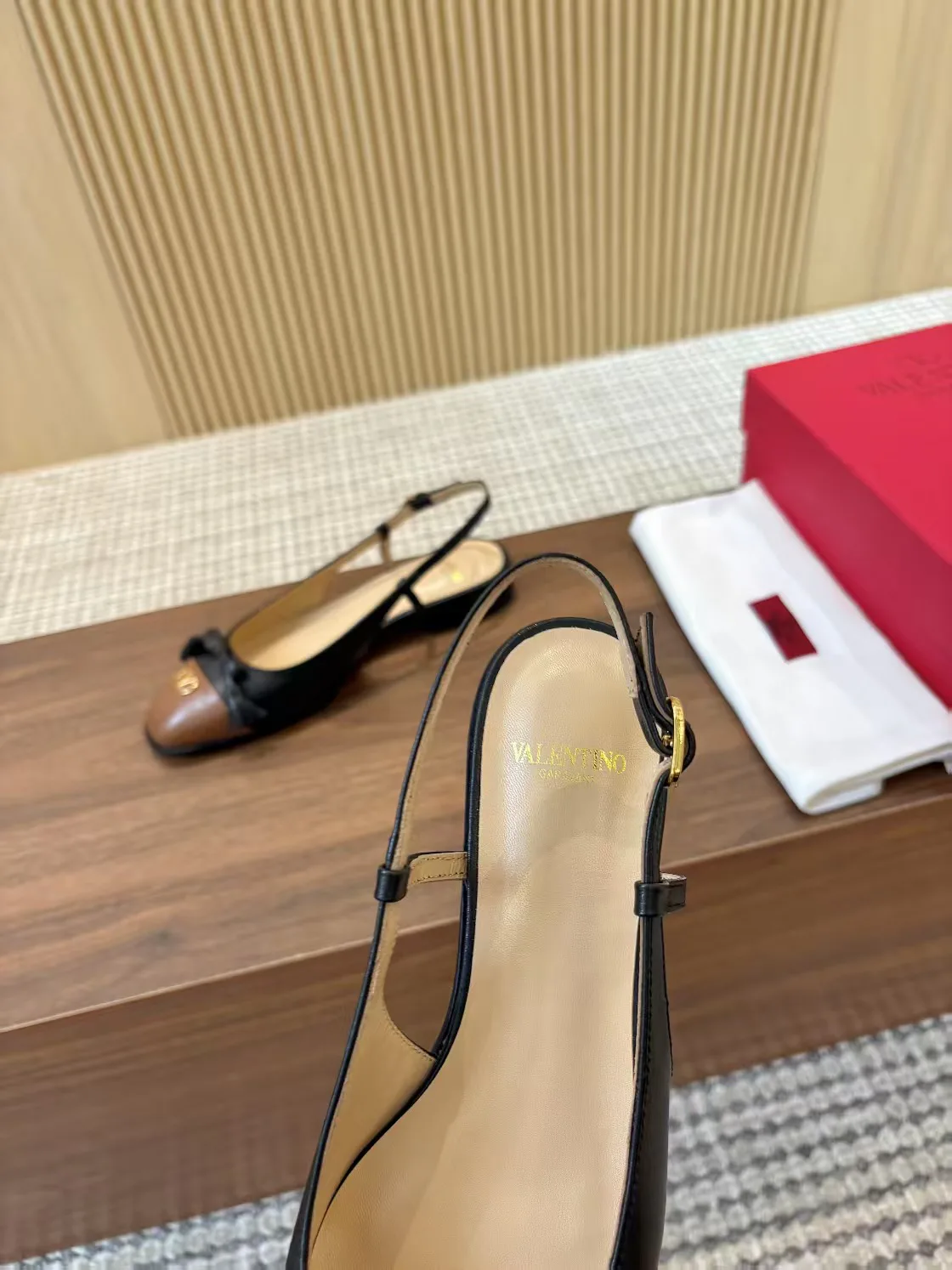 Босоножки Женские Valentino 11490626