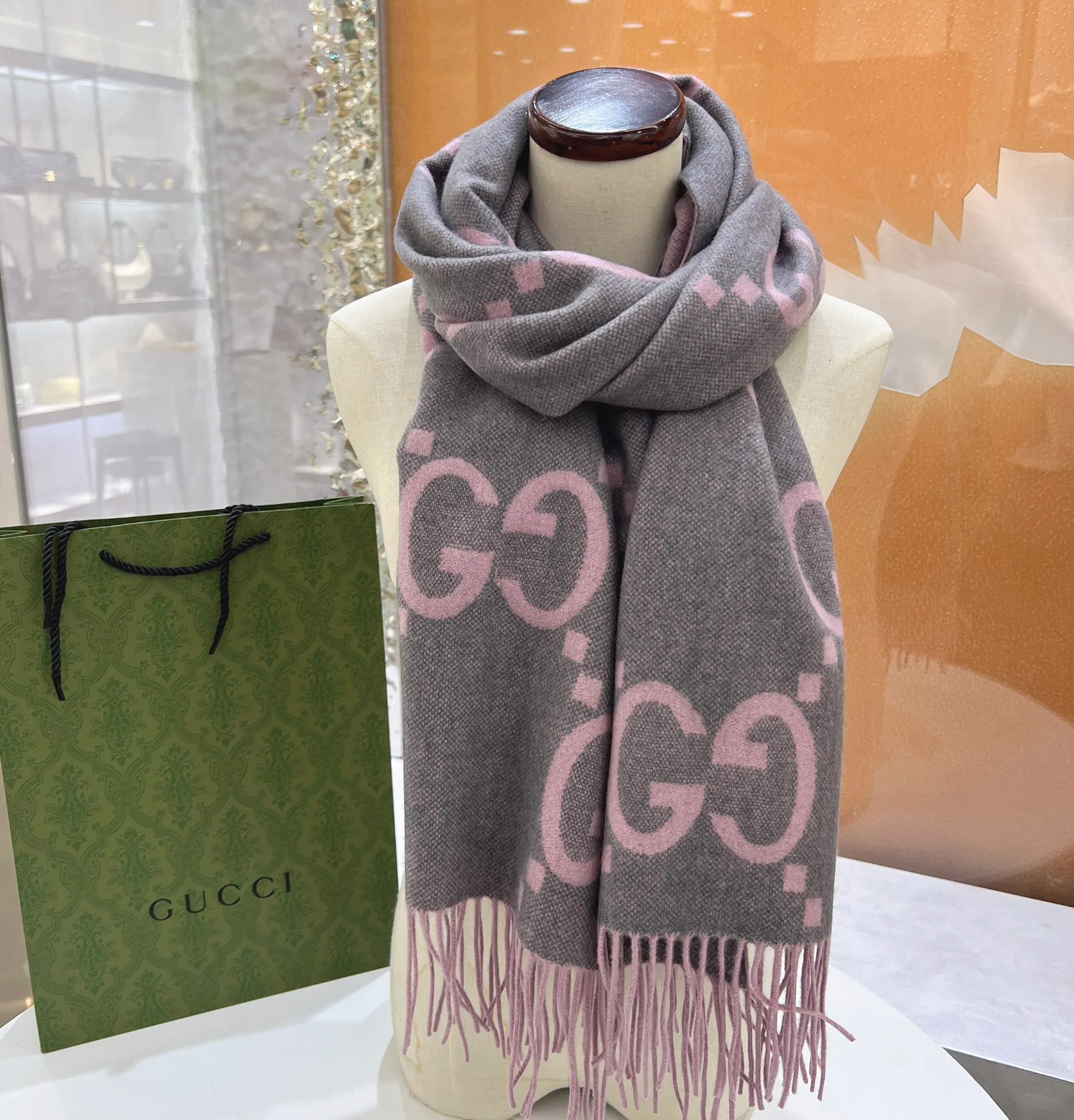 Шарфы Gucci 2642459
