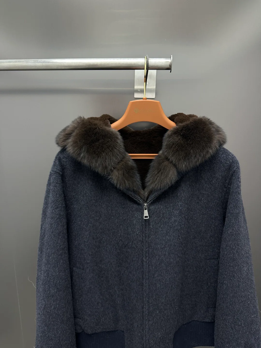 Куртки И Пуховики Женские Loro Piana 18761144