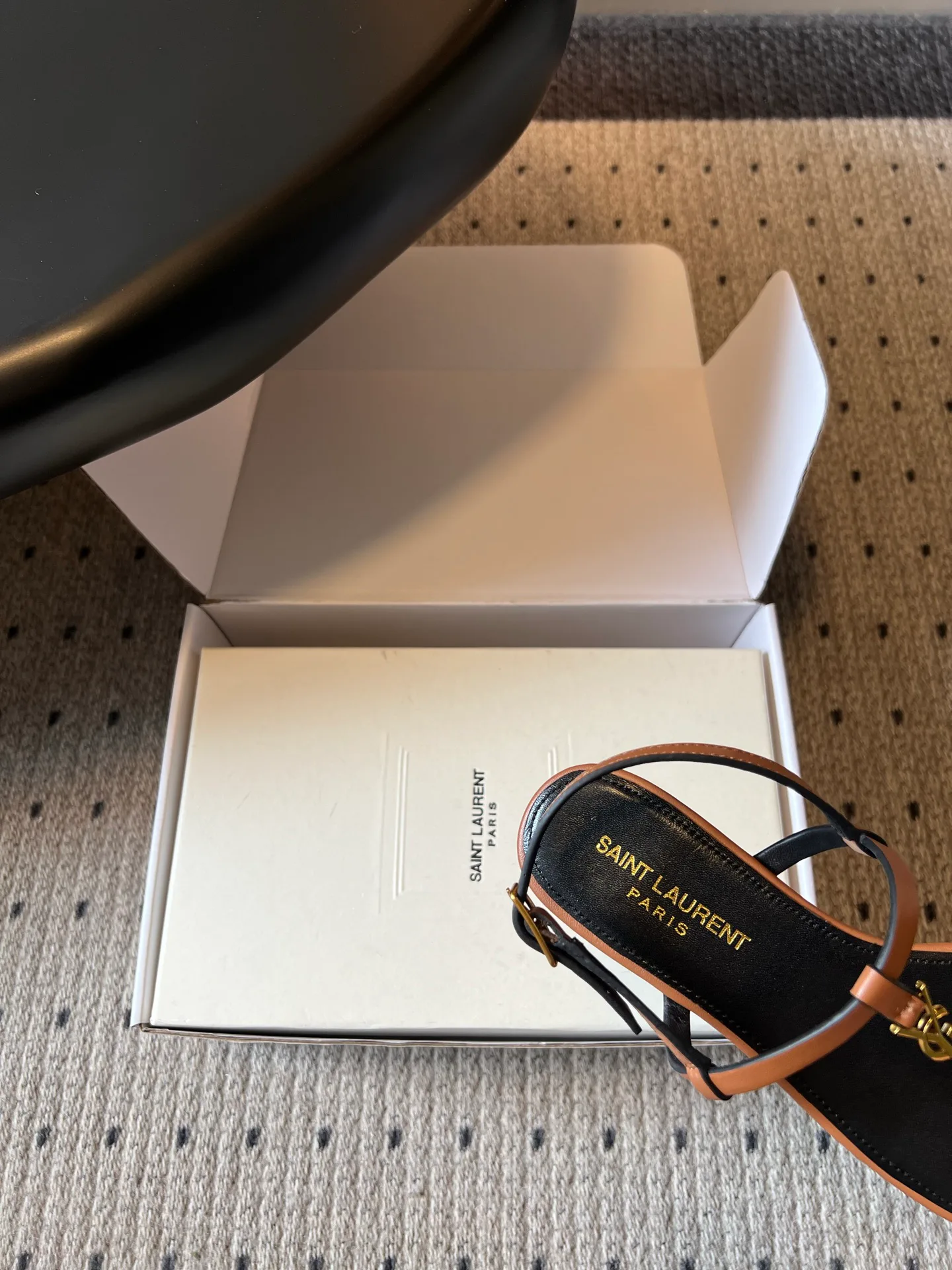 Шлепанцы Женские Saint Laurent 17632149