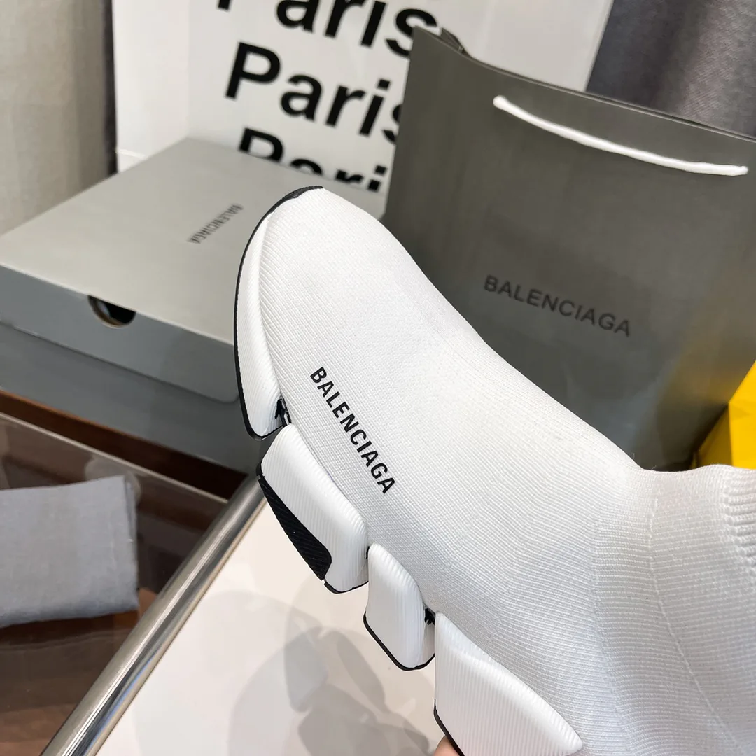 Кроссовки Женские Balenciaga 17955650