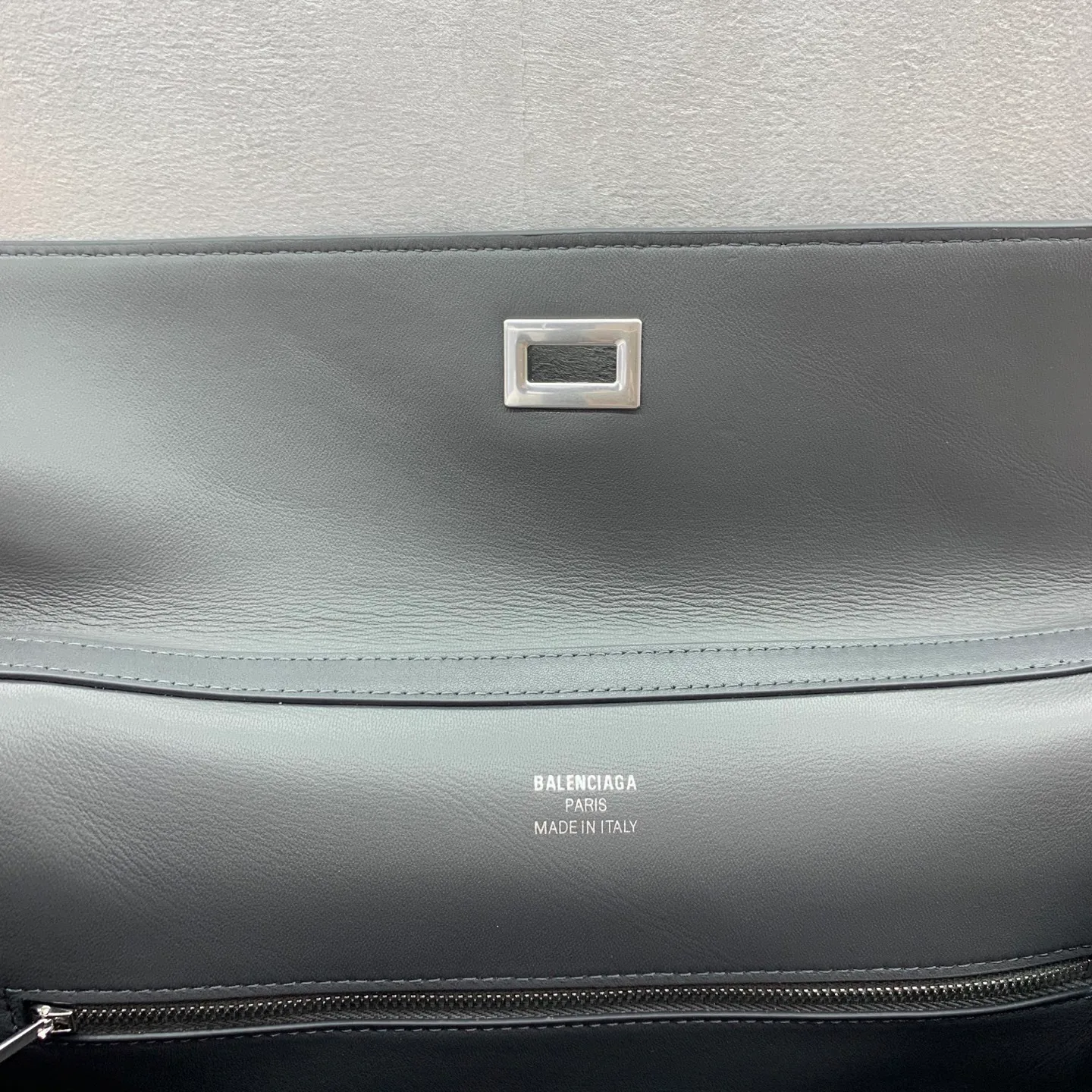 Классические Сумки Женские Balenciaga 18136470