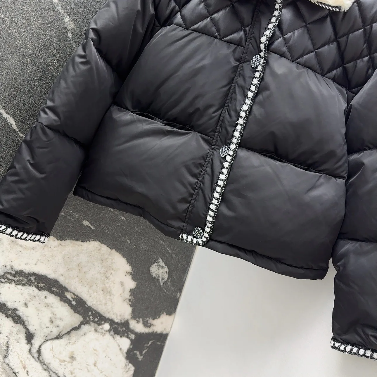 Куртки И Пуховики Женские Chanel 82021