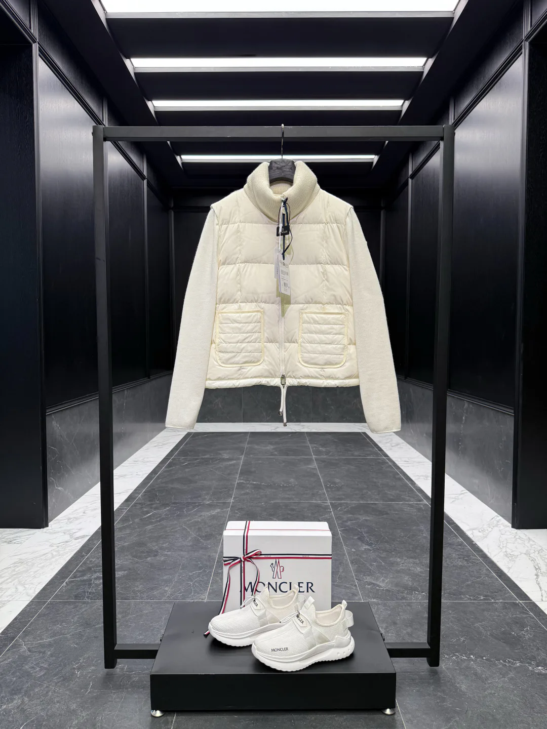 Куртки И Пуховики Женские Moncler 19572758