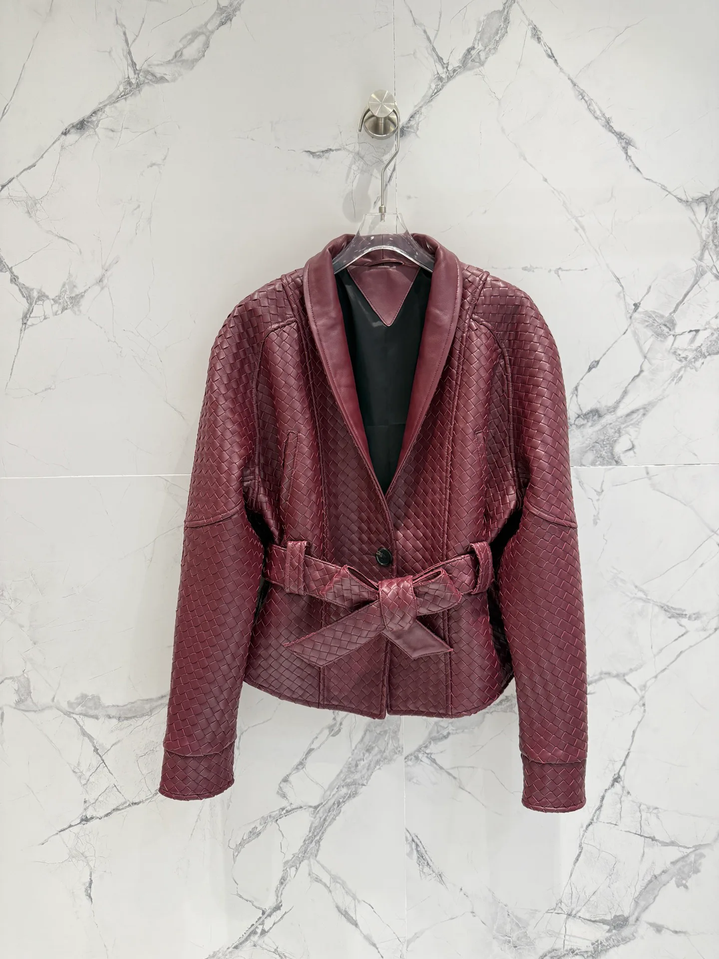Кожаные Куртки И Дублёнки Женские Bottega Veneta 18083017