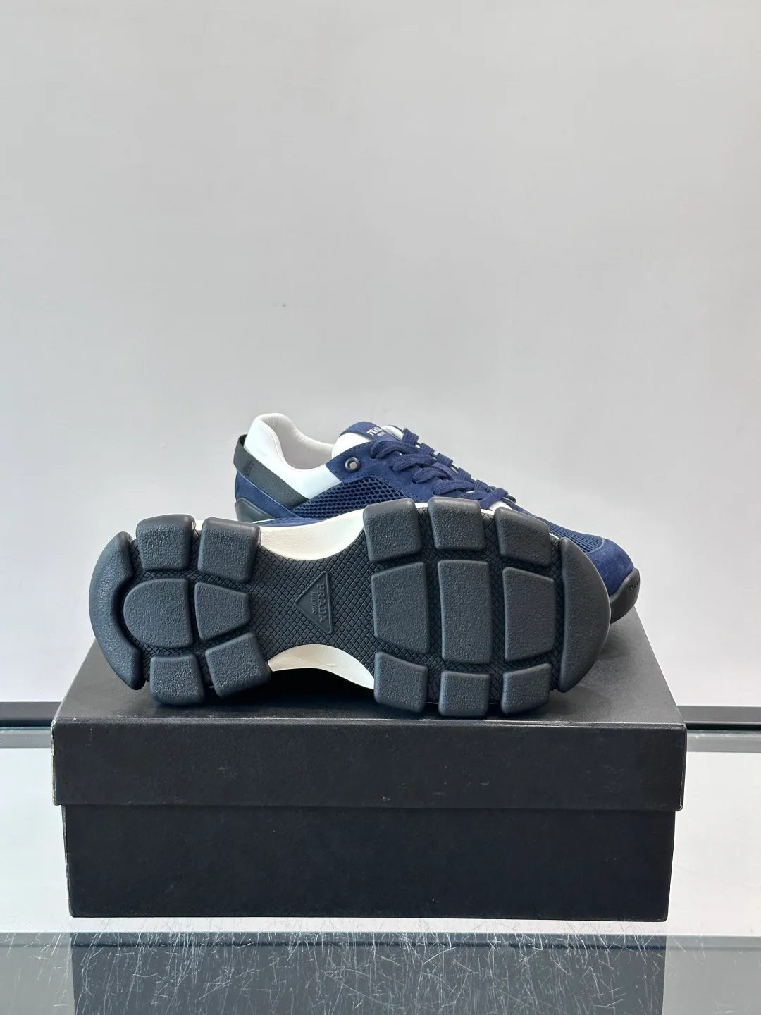 Кроссовки Мужские Prada 17498048