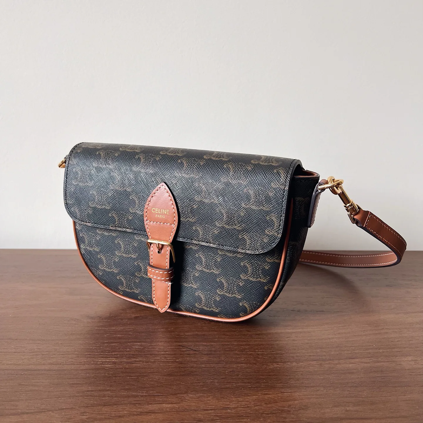 Сумки На Ремне Женские Celine 245380