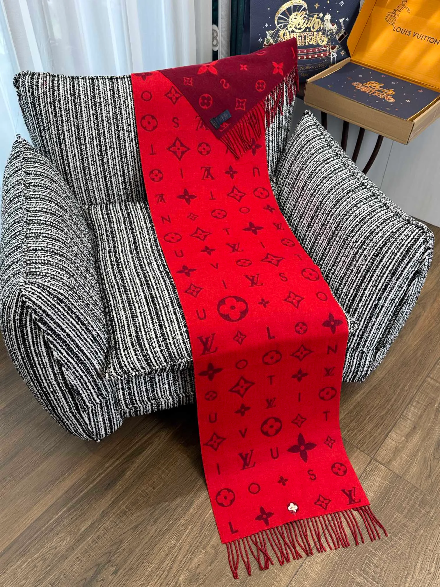 Шарфы Louis Vuitton 1071388