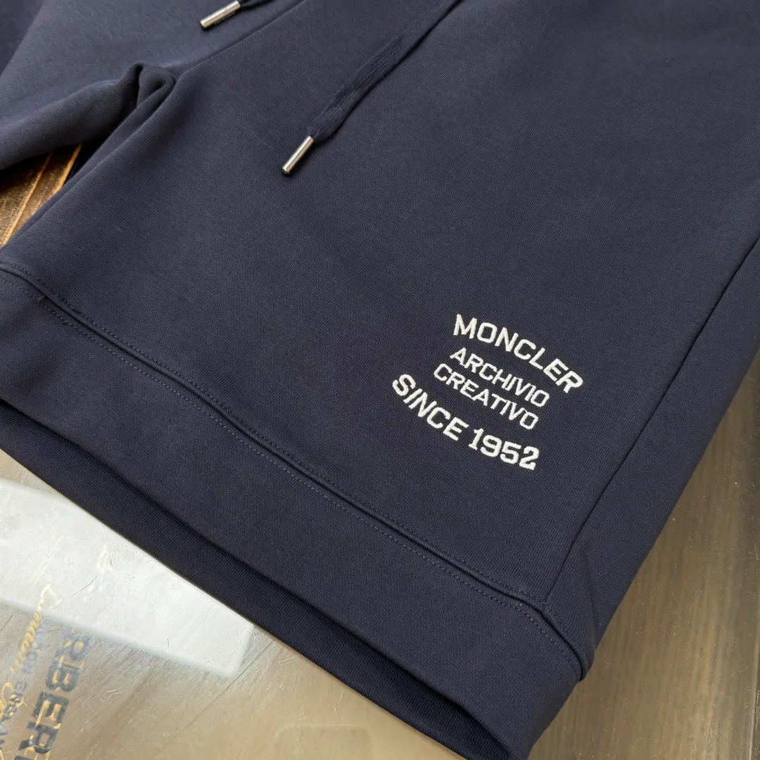 Шорты Женские Moncler 11668075