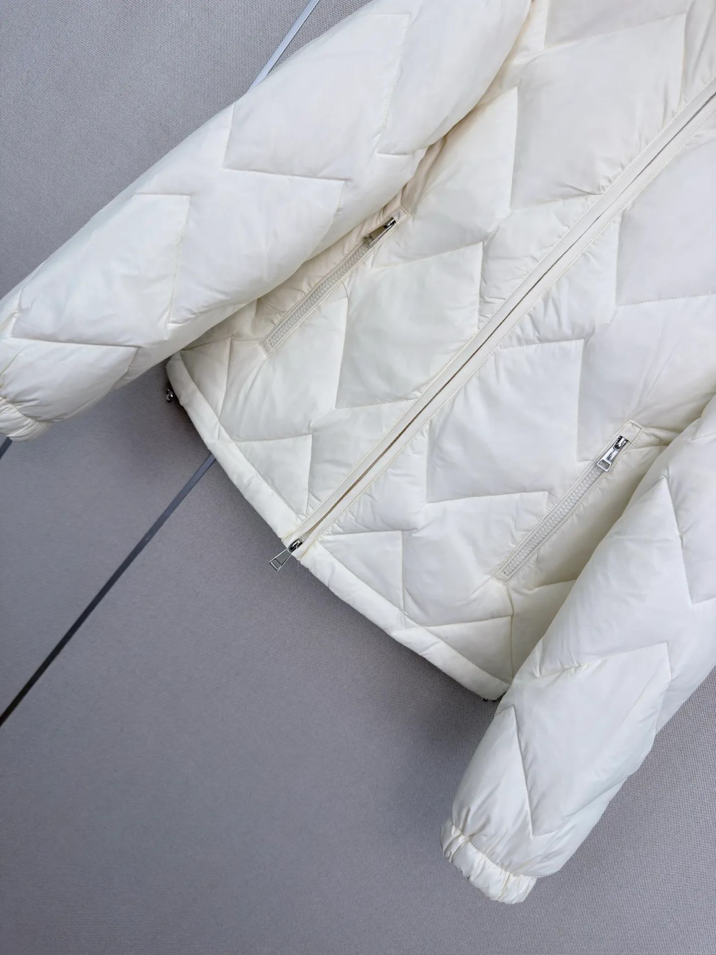 Куртки И Пуховики Женские Moncler 18877924