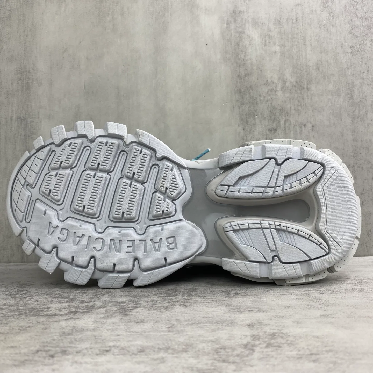 Кроссовки Женские Balenciaga 11705510