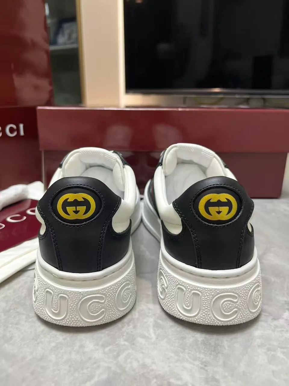 Кроссовки Женские Gucci 17620413