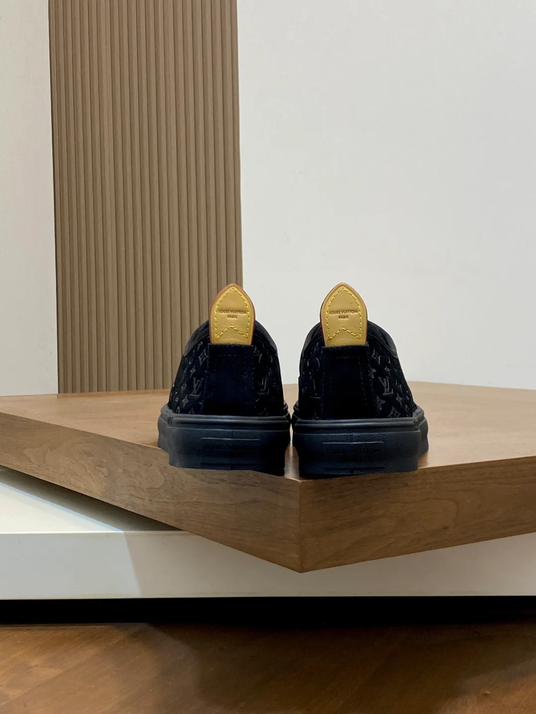 Кроссовки Мужские Louis Vuitton 18707519