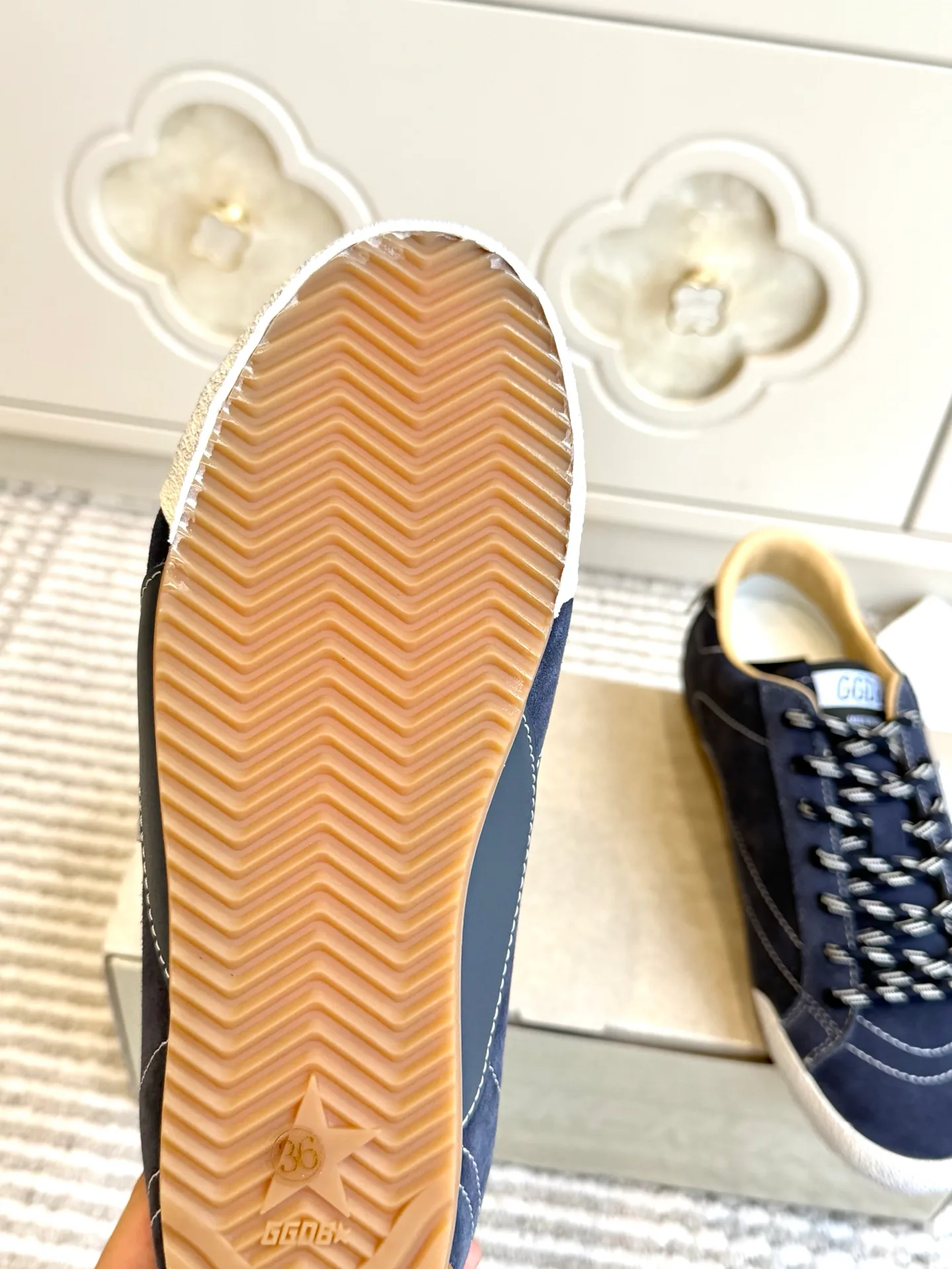 Кроссовки Женские Golden Goose 18360510
