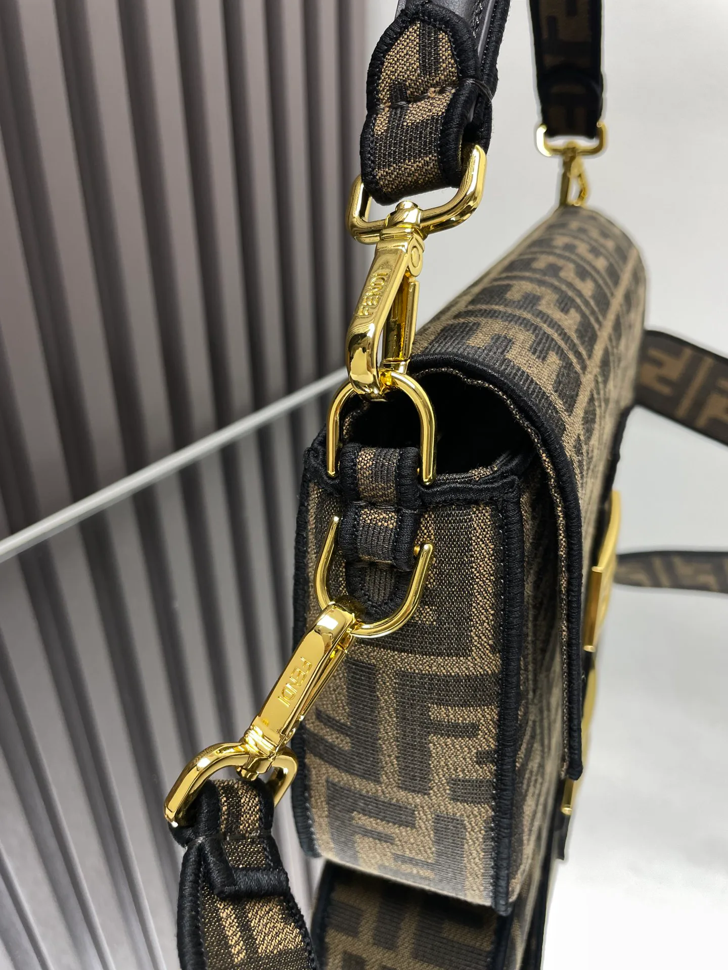 Классические Сумки Женские Fendi 13546249
