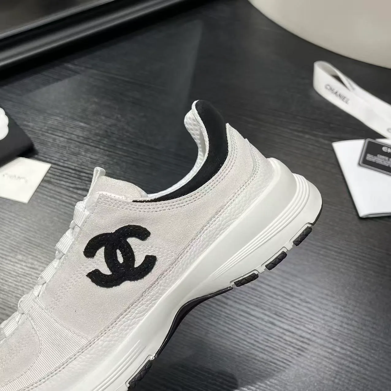 Кроссовки Женские Chanel 389118