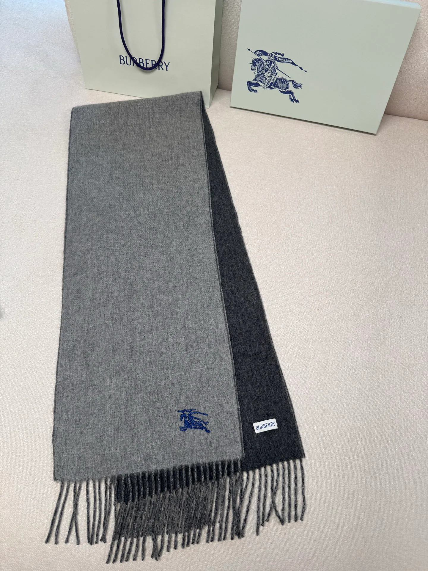 Шарфы Burberry 848587