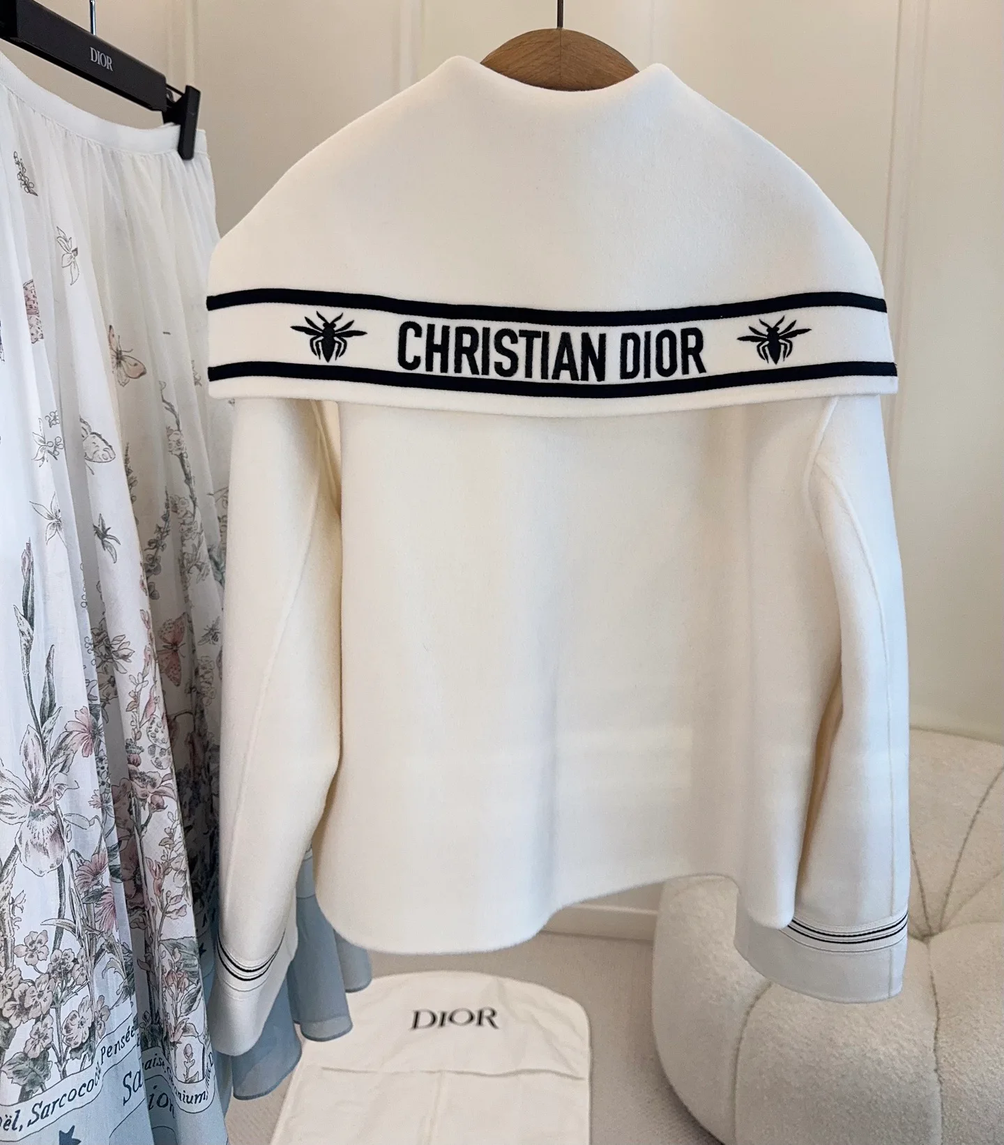 Куртки И Пуховики Женские Christian Dior 1012560