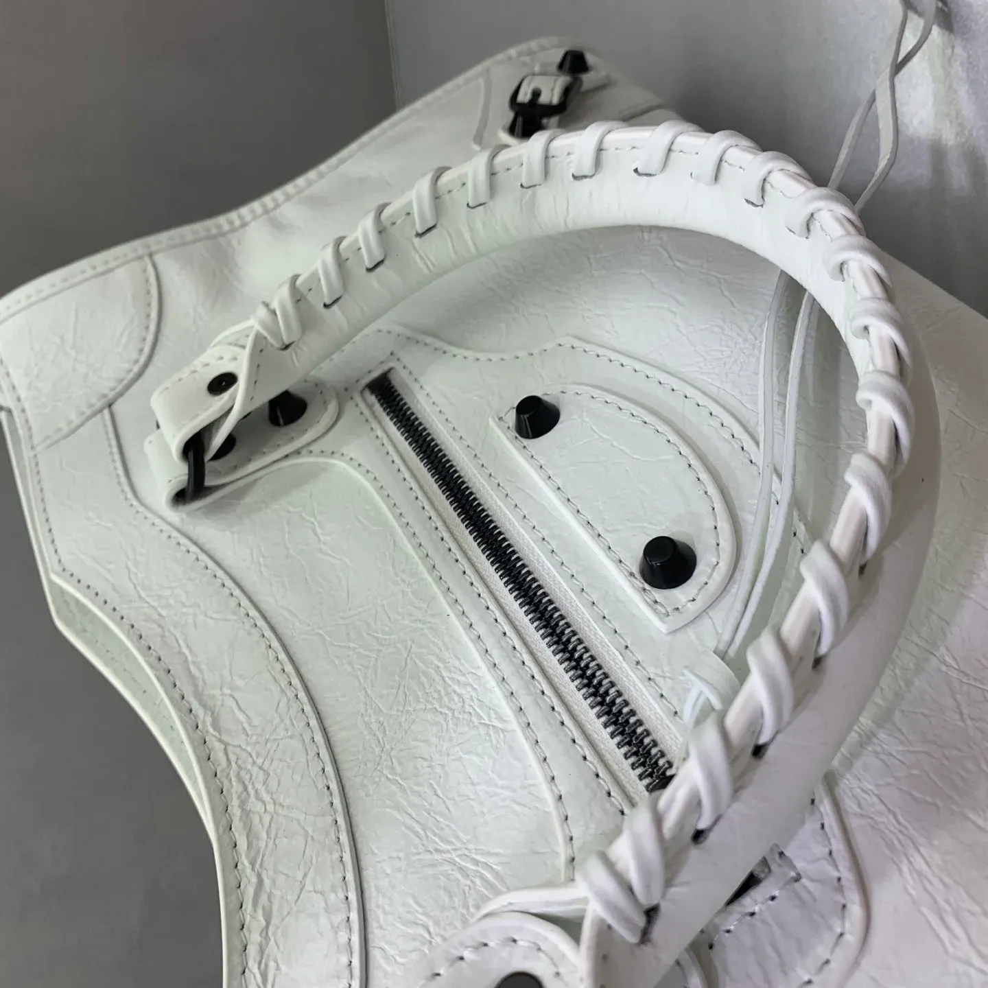 Сумки На Ремне Женские Balenciaga 821837