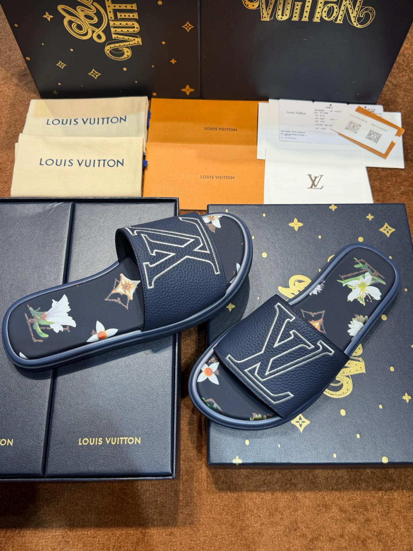 Шлепанцы Женские Louis Vuitton 17059503