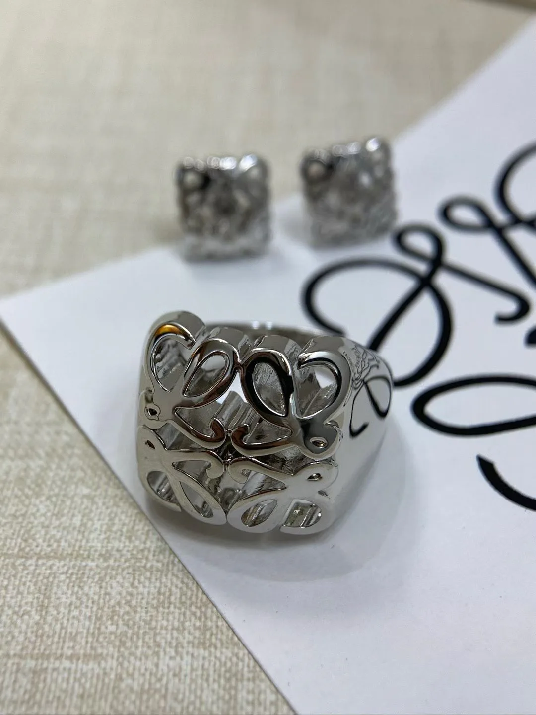 Бижутерия Loewe 1302346